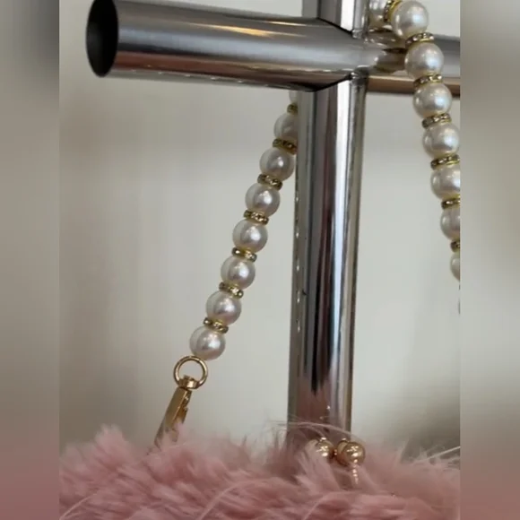 NWT Hot Pink Super Fluffy Faux Fur Double Pearl Chain Cross Body Clutch Handbag - Picture 2 of 11